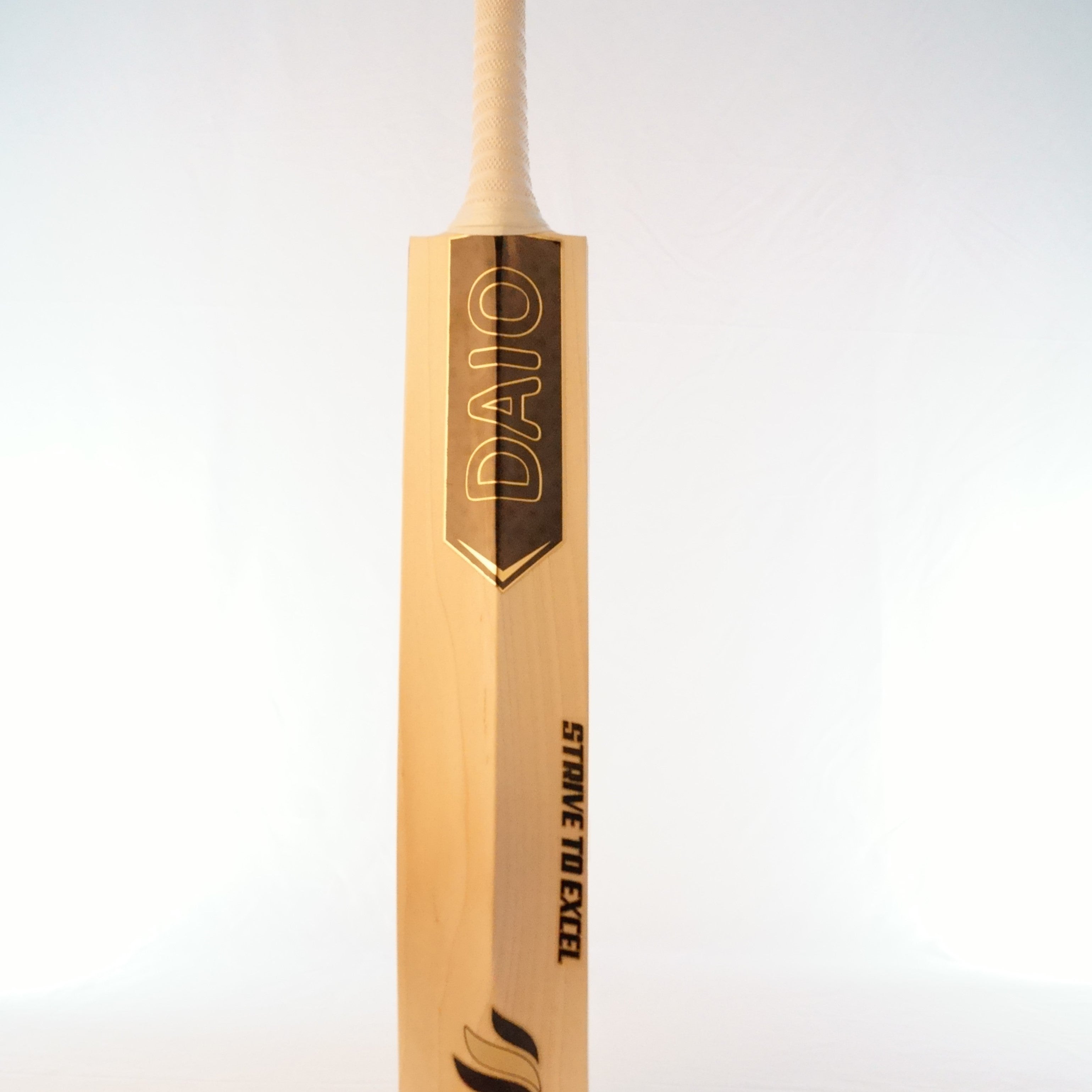 Daio Signature-X English willow cricket bat size 5 & 6 only